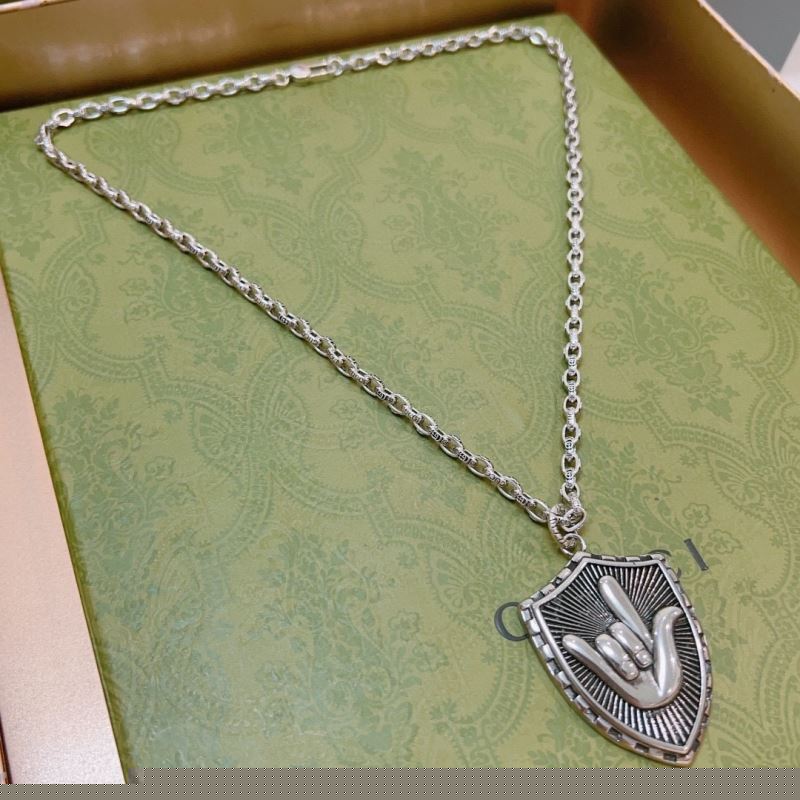 G*u*i necklaces
